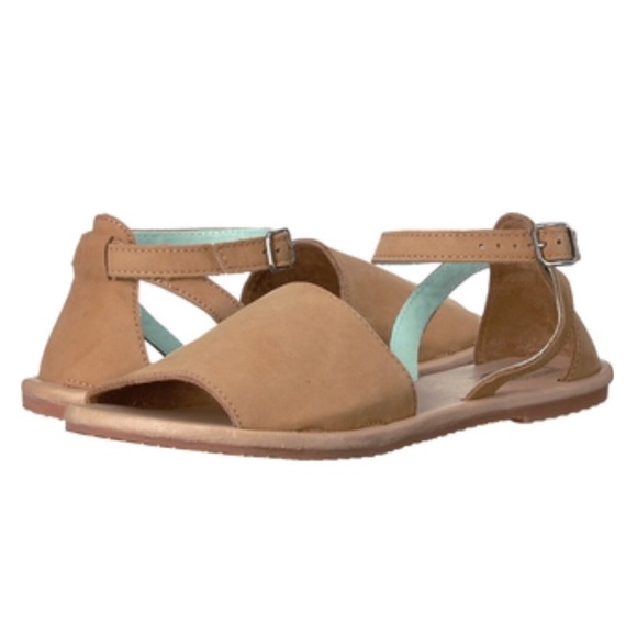 Vans Shoes - VANS Ankle-hi tan sandals size6 NWT